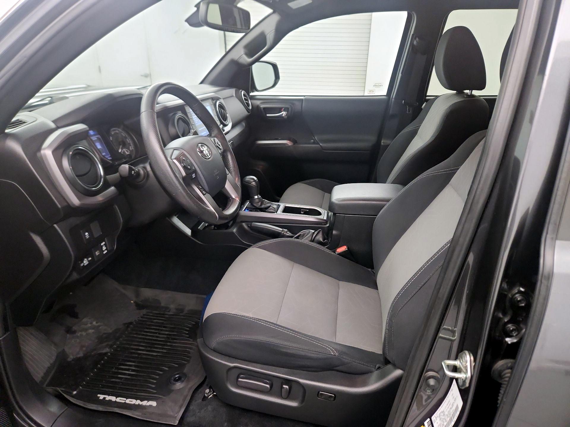 Thumbnail: 2020 Toyota Tacoma - 9