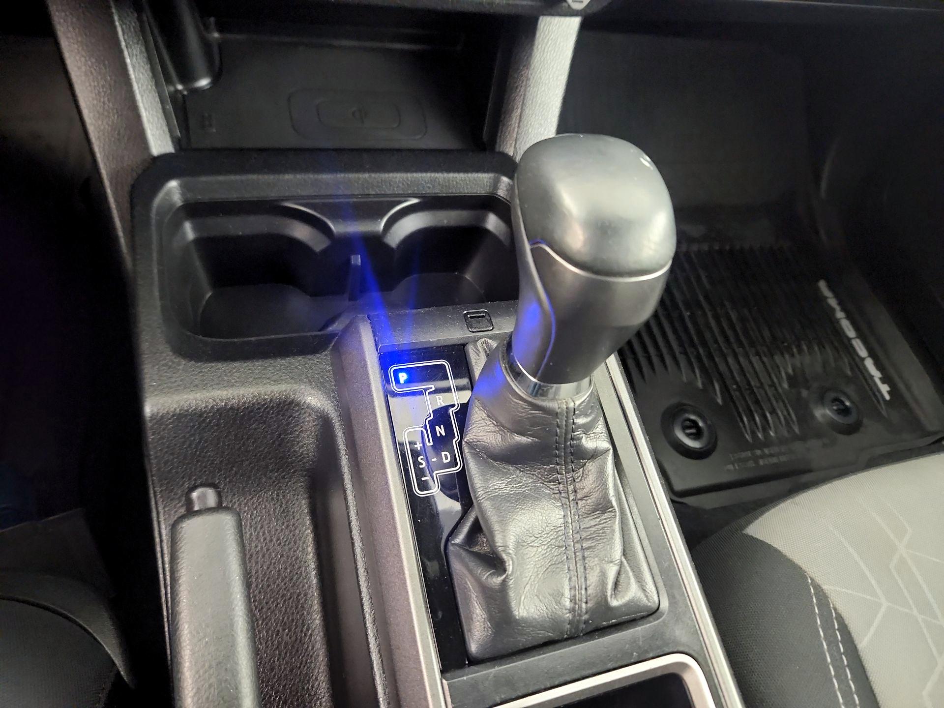 Thumbnail: 2020 Toyota Tacoma - 15