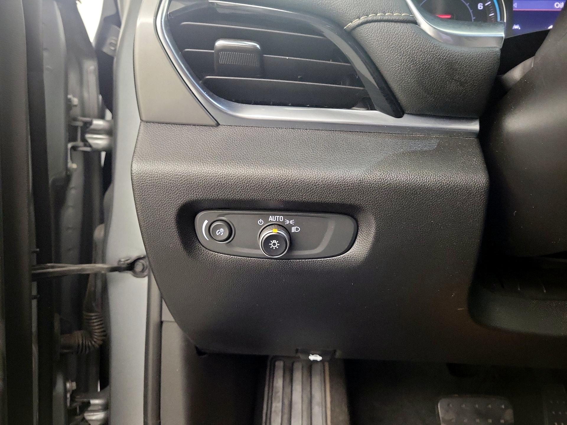 Thumbnail: 2023 Chevrolet Traverse - 13