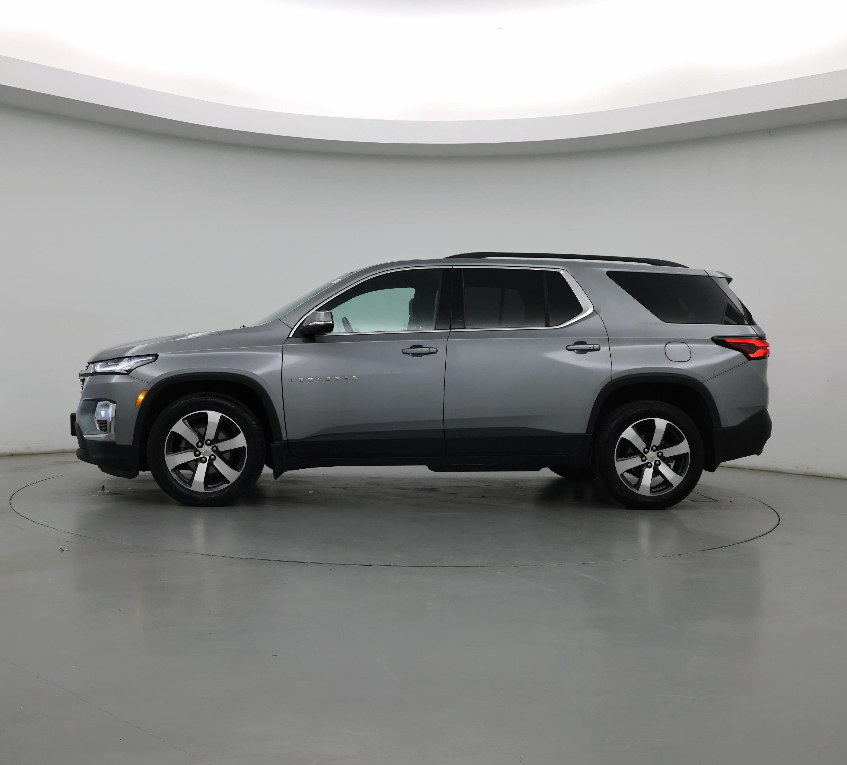 Thumbnail: 2023 Chevrolet Traverse - 3