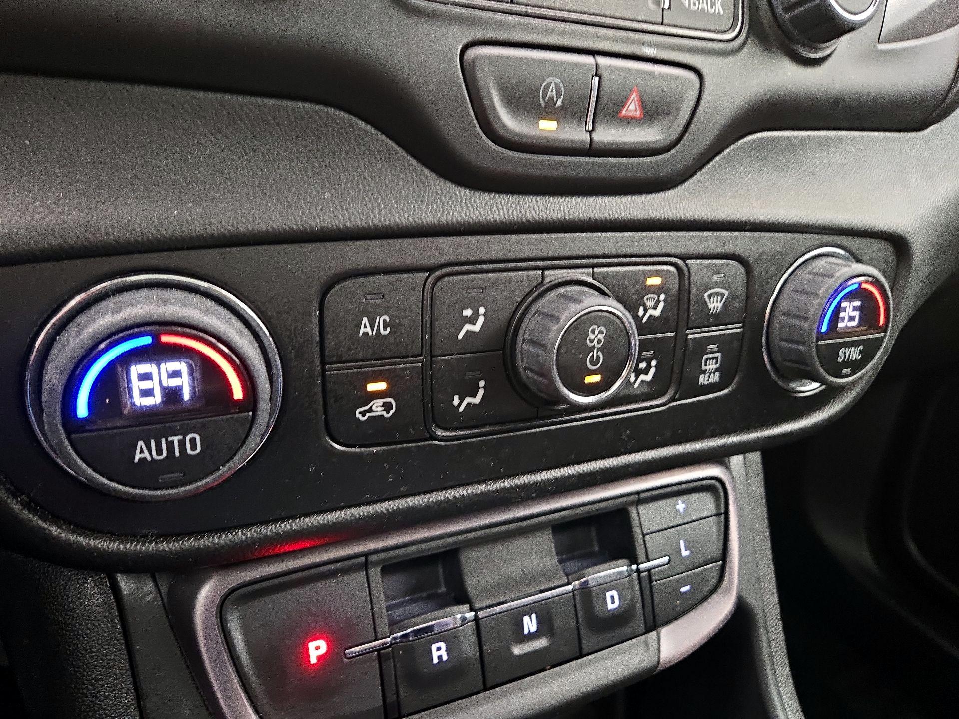 Thumbnail: 2022 GMC Terrain - 16