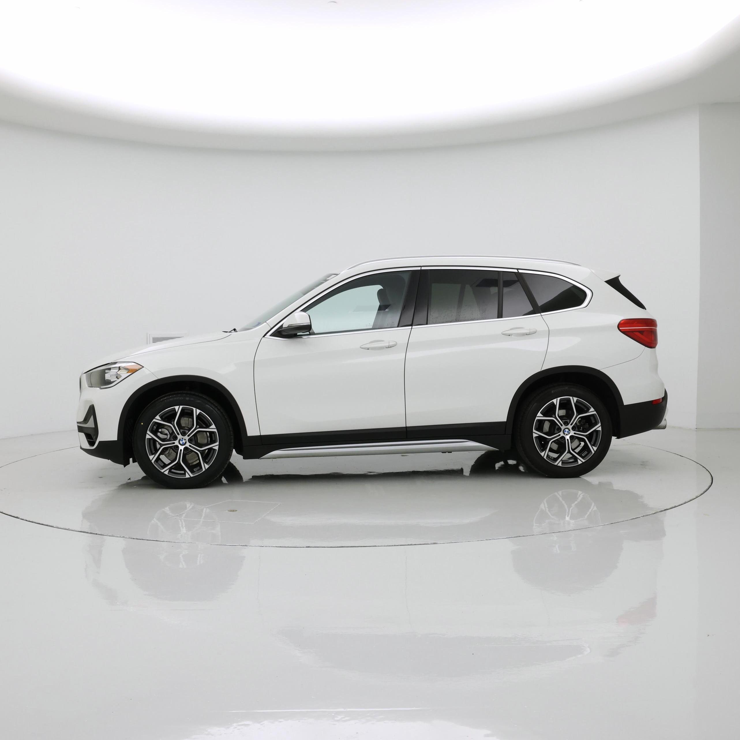 Thumbnail: 2021 BMW X1 - 3