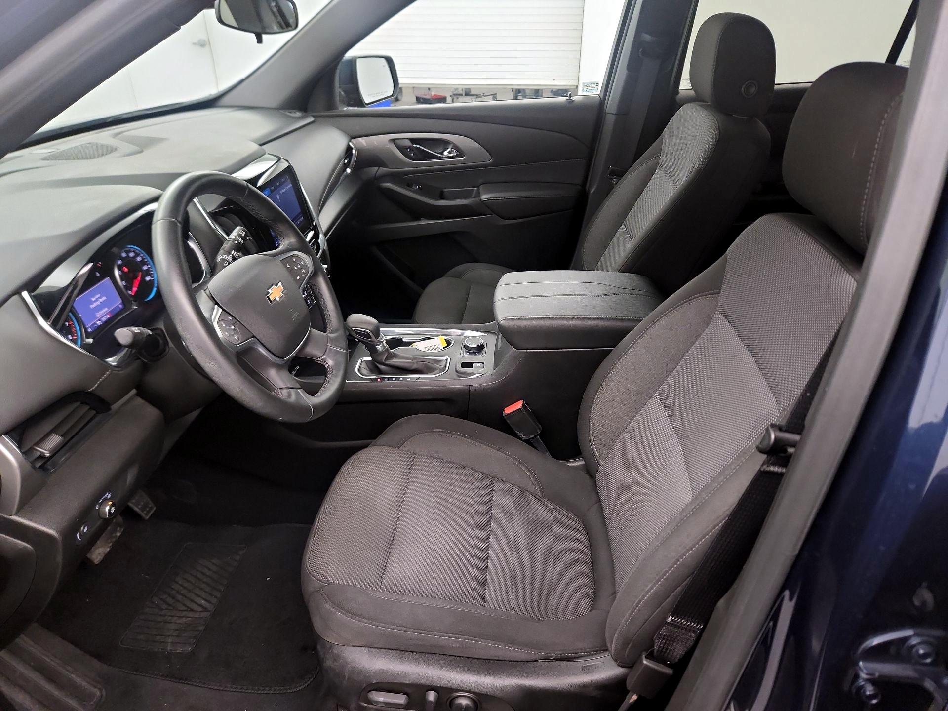 Thumbnail: 2023 Chevrolet Traverse - 9