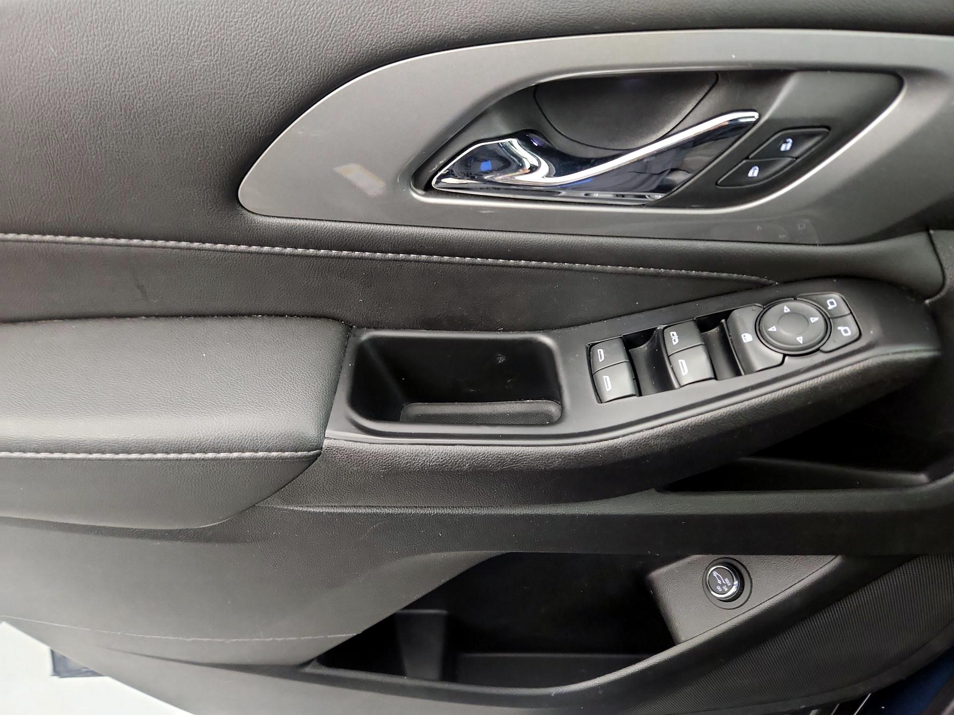 Thumbnail: 2023 Chevrolet Traverse - 10