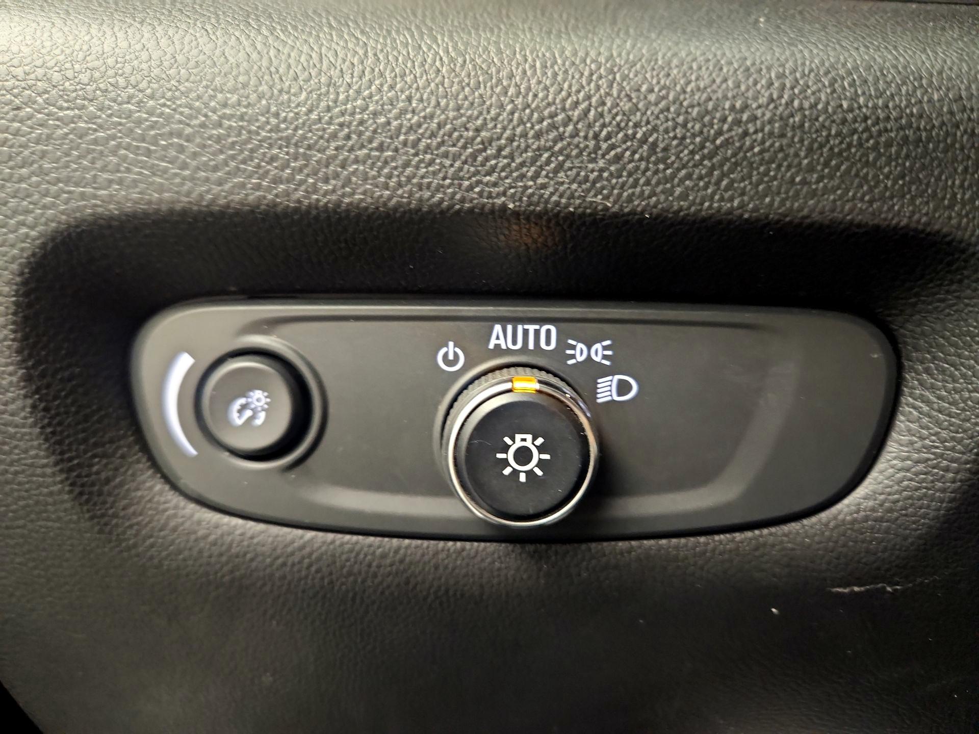 Thumbnail: 2023 Chevrolet Traverse - 11