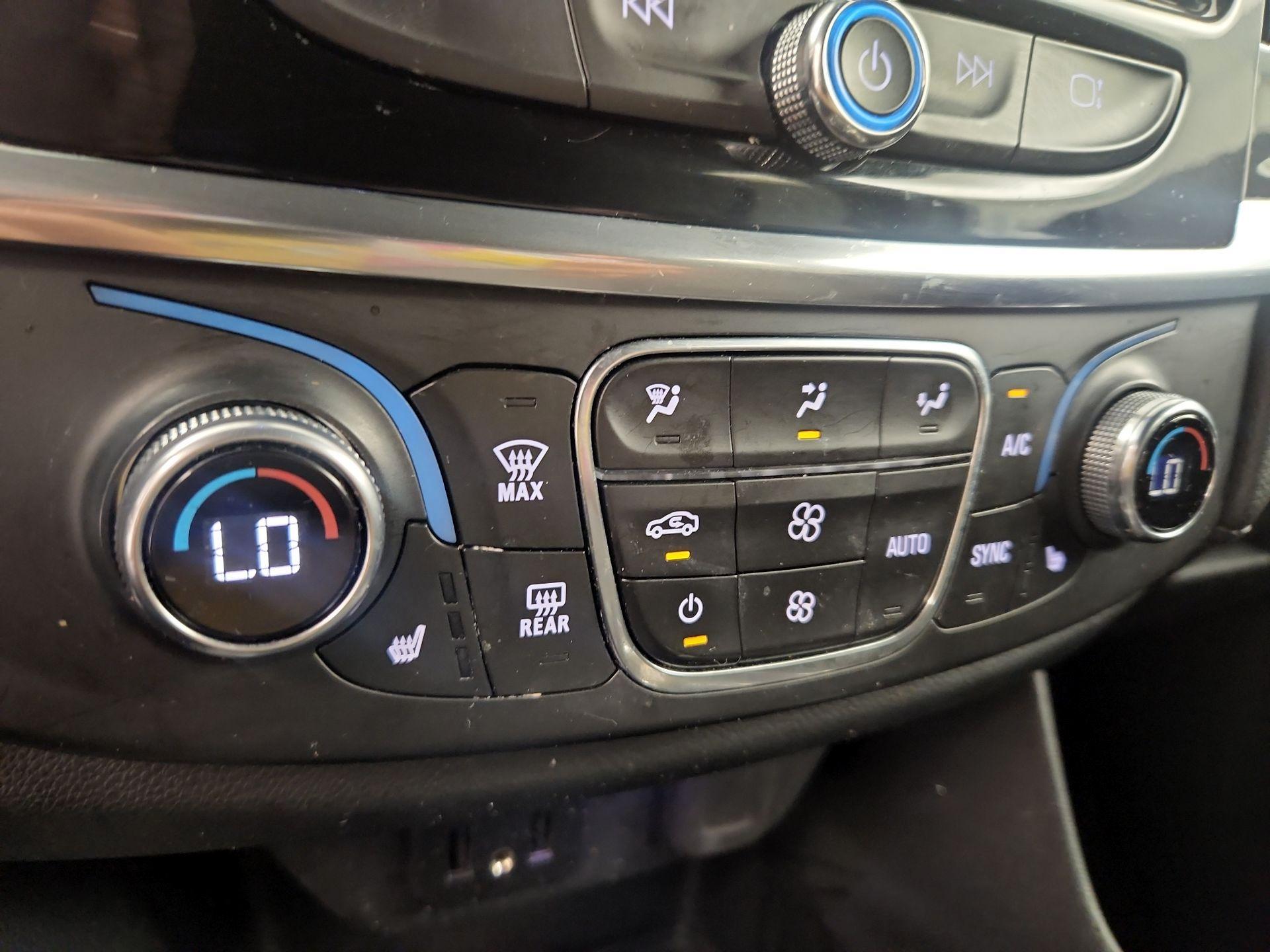 Thumbnail: 2023 Chevrolet Traverse - 14