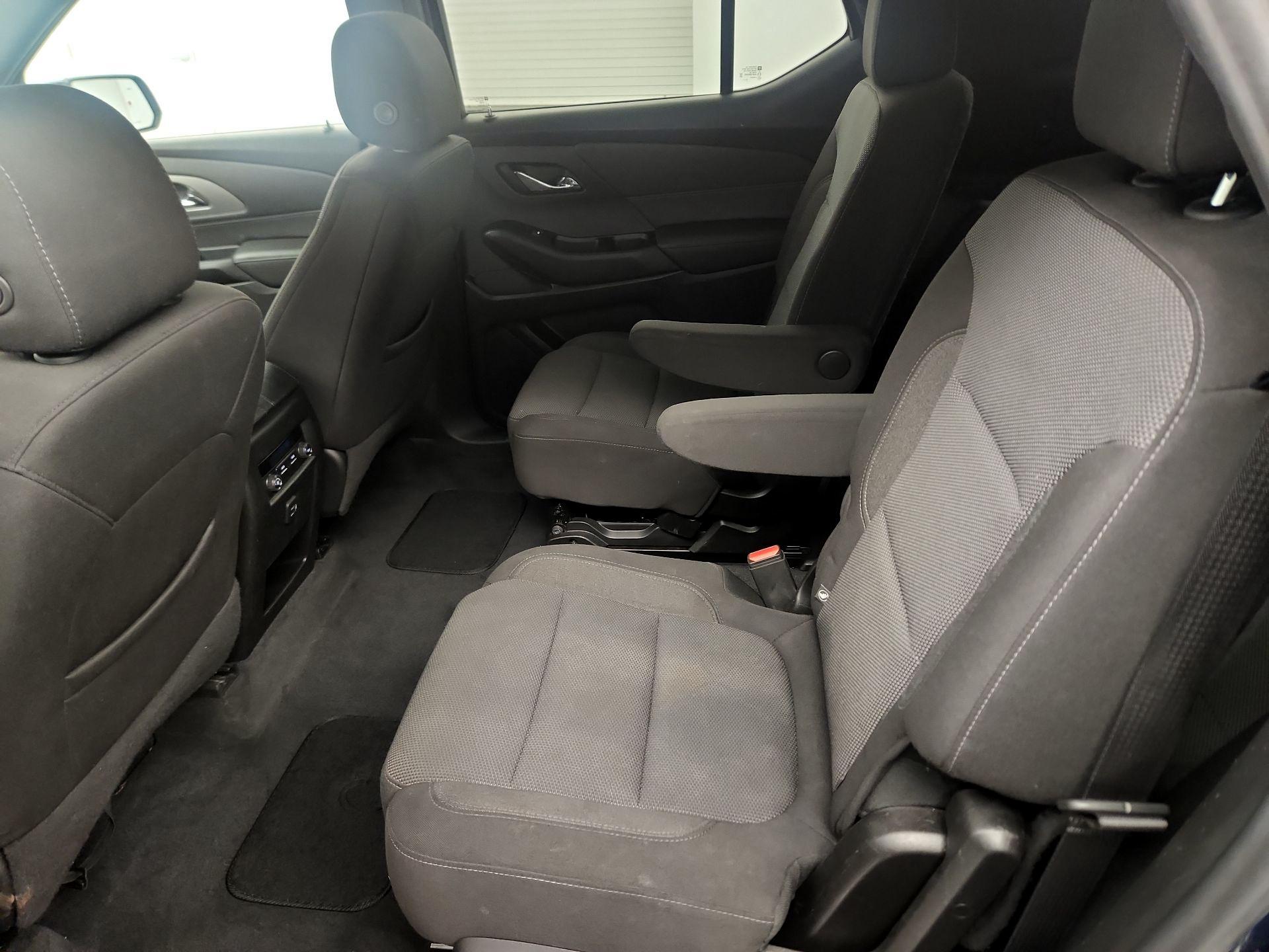 Thumbnail: 2023 Chevrolet Traverse - 17