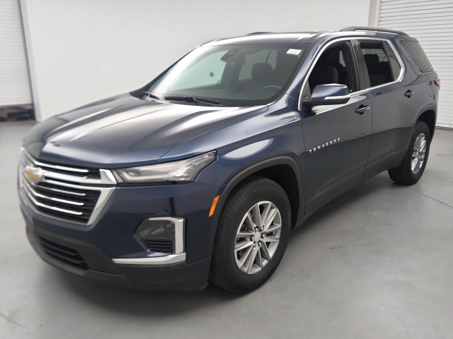 Thumbnail: 2023 Chevrolet Traverse - 3