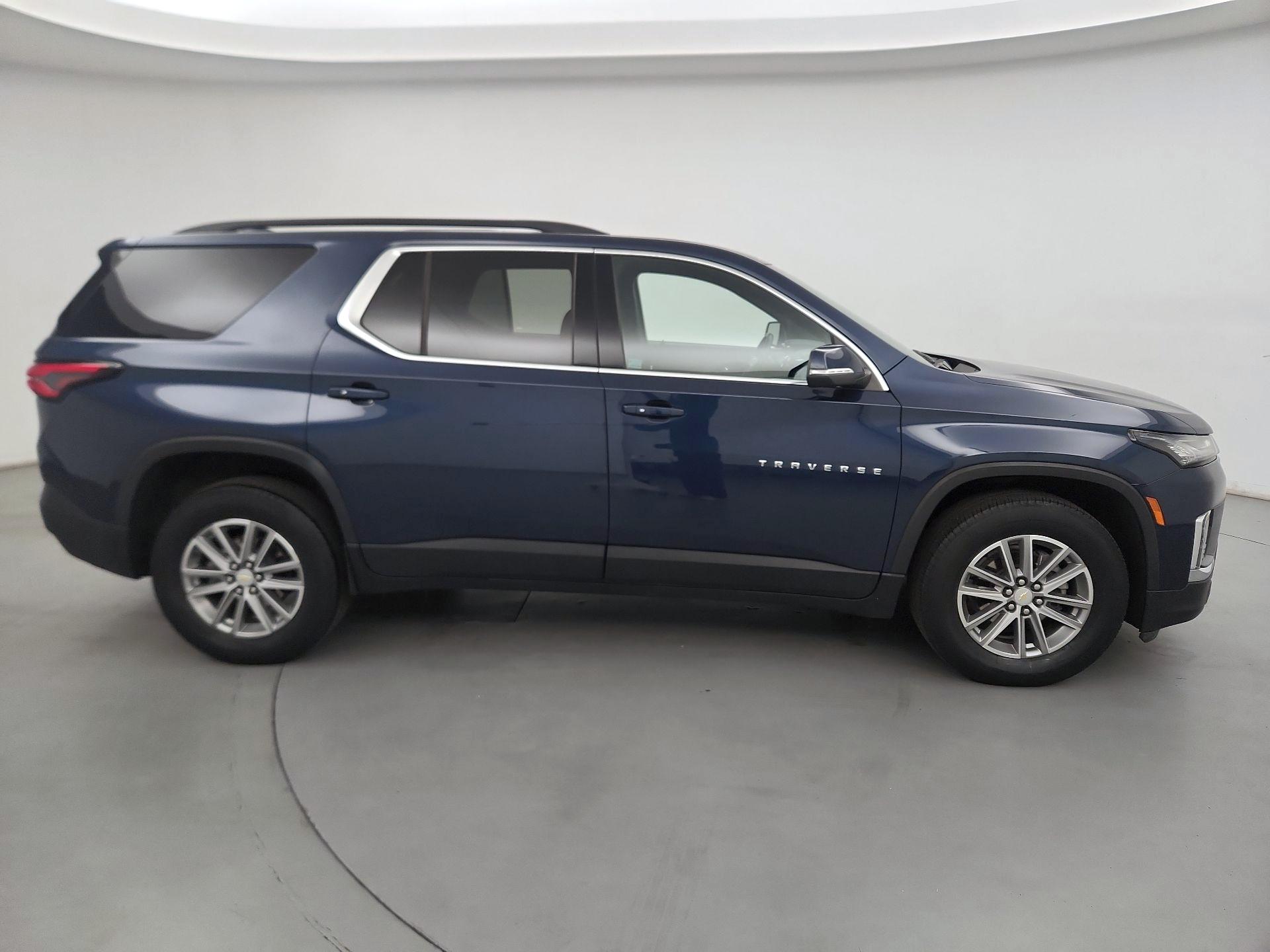 Thumbnail: 2023 Chevrolet Traverse - 4