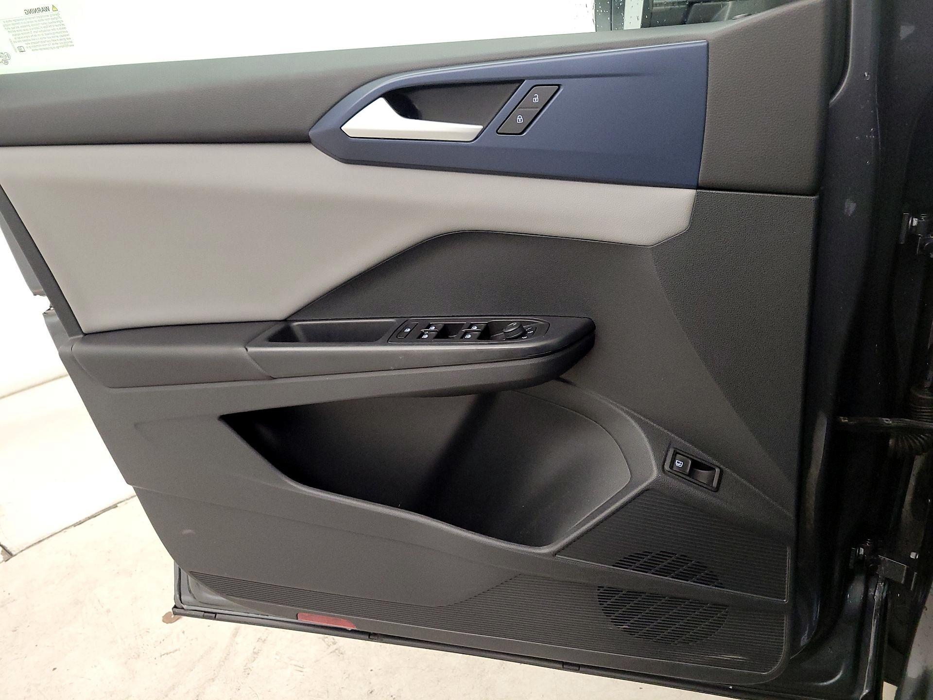 Thumbnail: 2023 Volkswagen Taos - 12