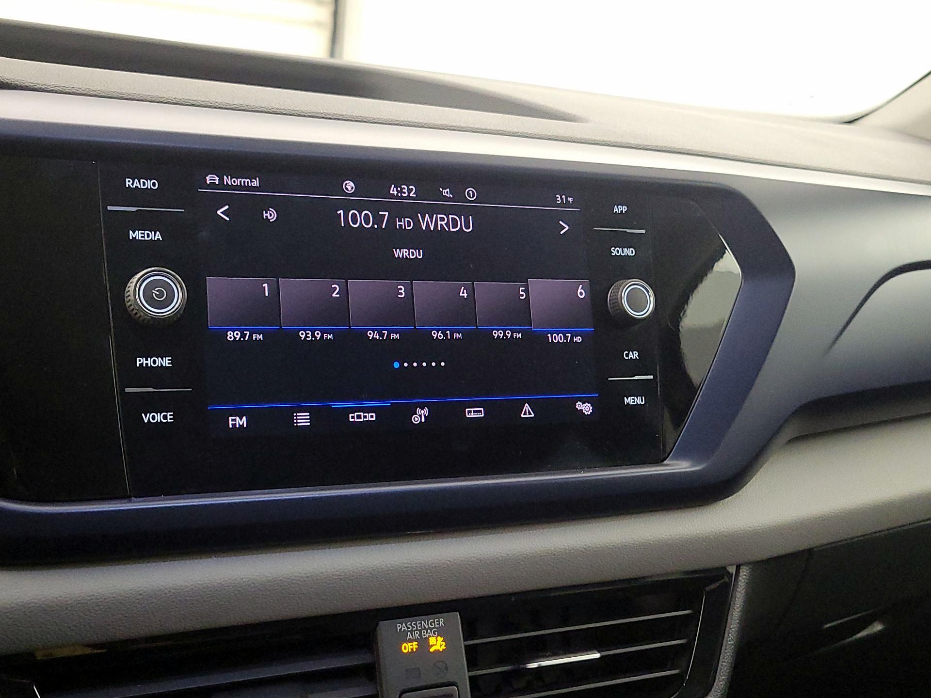 Thumbnail: 2023 Volkswagen Taos - 15