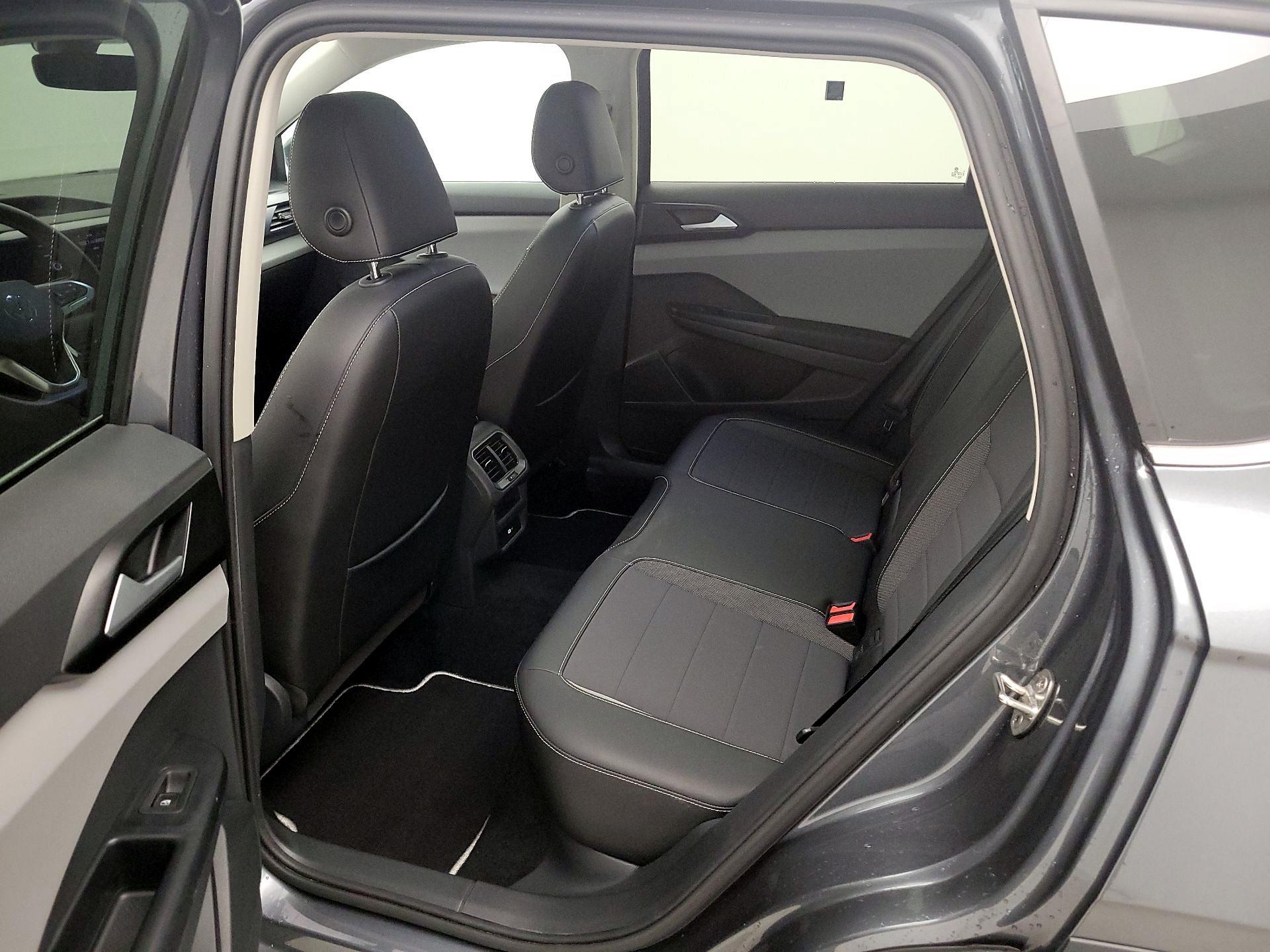 Thumbnail: 2023 Volkswagen Taos - 20