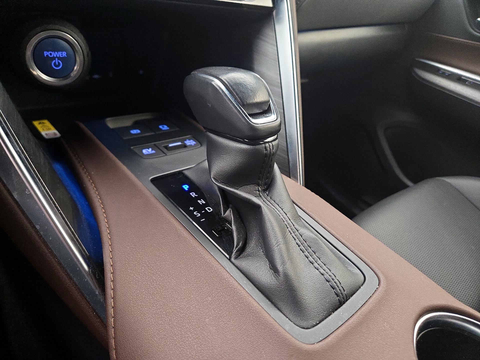 Thumbnail: 2021 Toyota Venza - 18