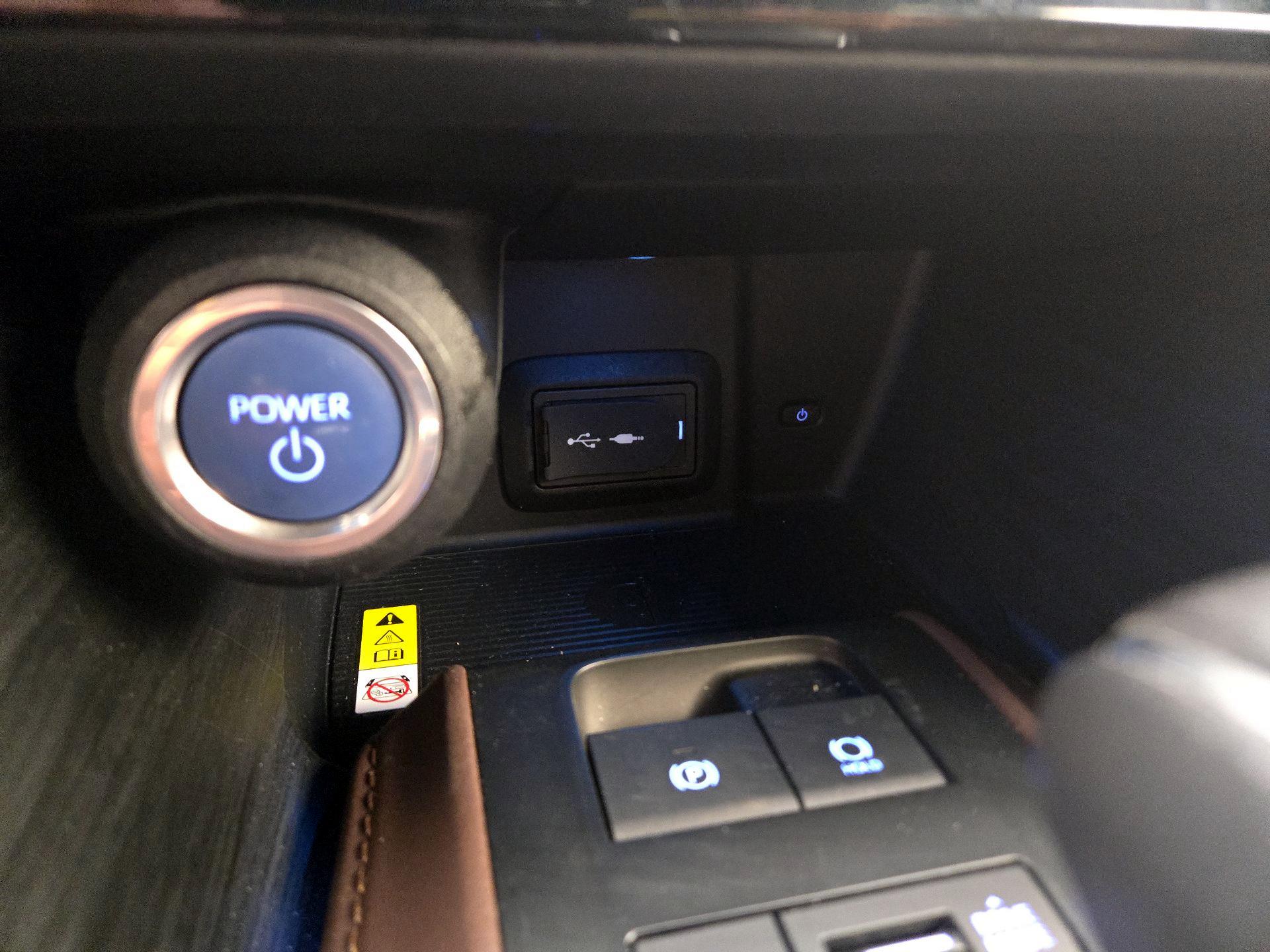 Thumbnail: 2021 Toyota Venza - 19