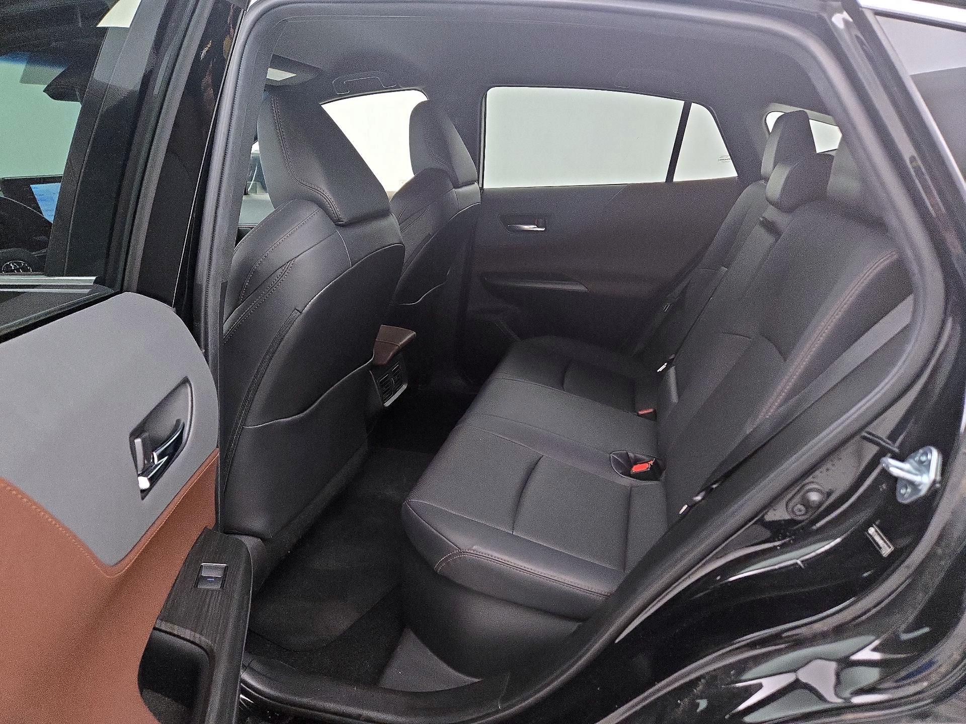 Thumbnail: 2021 Toyota Venza - 20