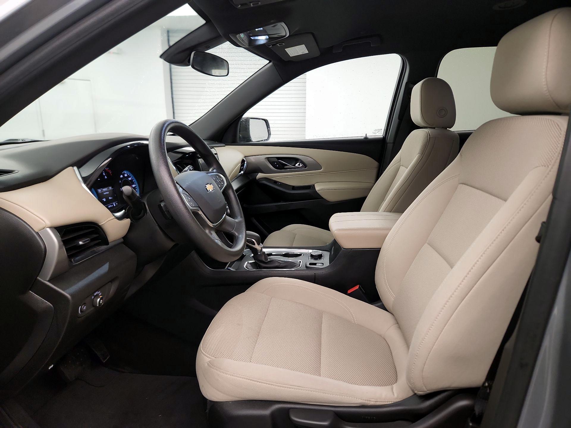 Thumbnail: 2023 Chevrolet Traverse - 9