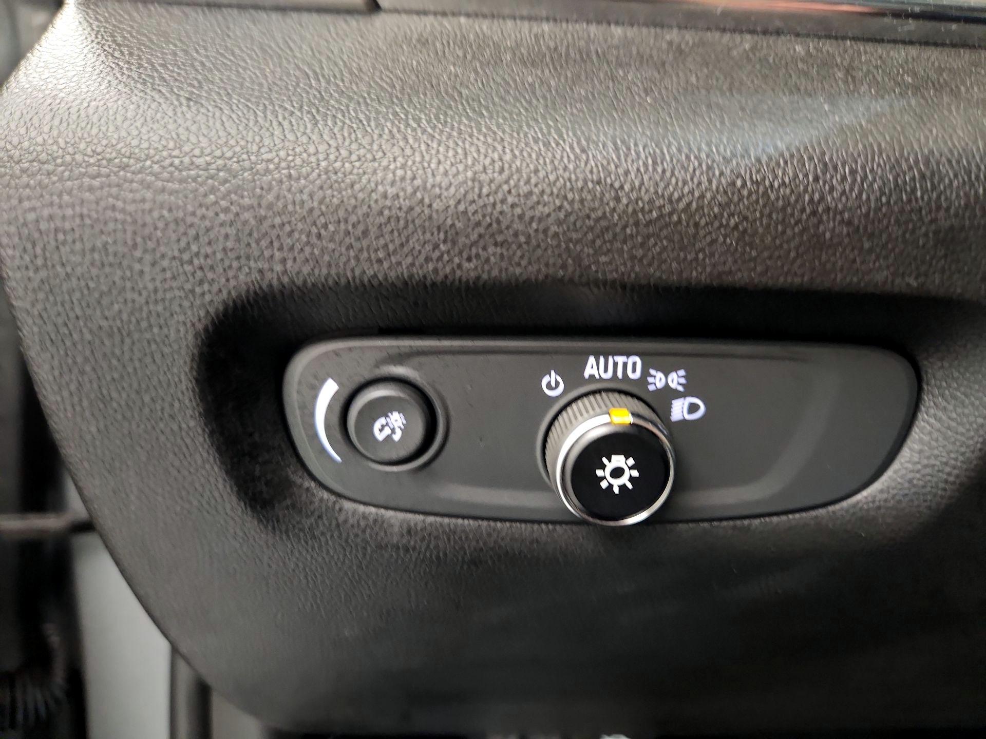 Thumbnail: 2023 Chevrolet Traverse - 11