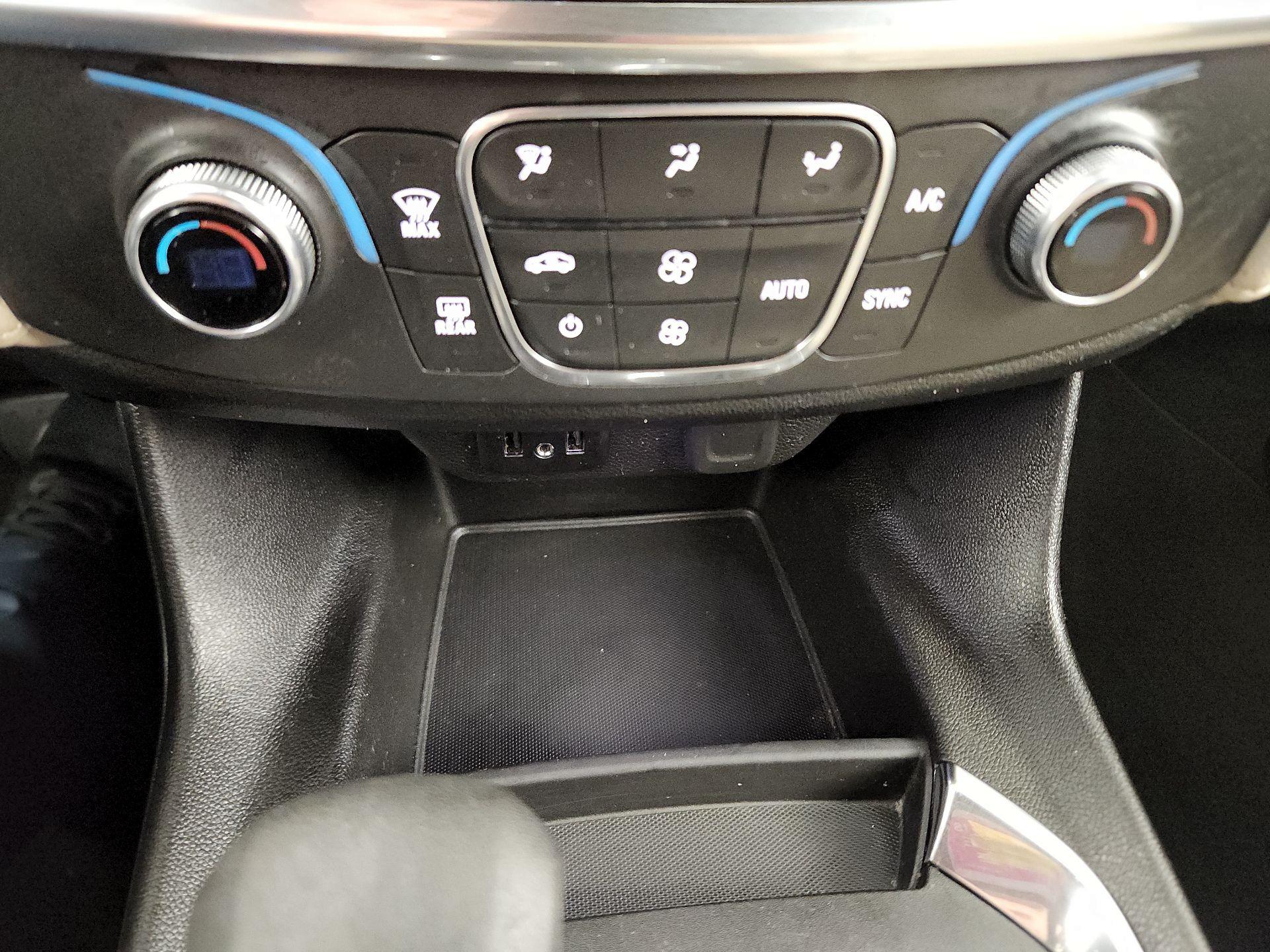 Thumbnail: 2023 Chevrolet Traverse - 14