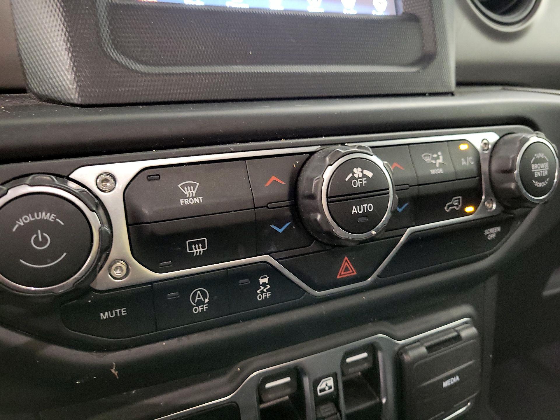 Thumbnail: 2022 Jeep Wrangler - 16