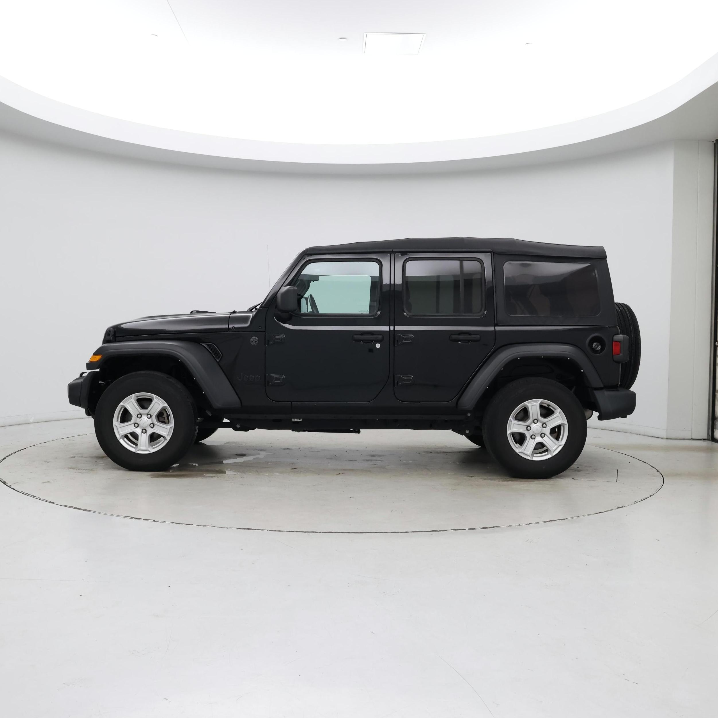 Thumbnail: 2022 Jeep Wrangler - 3