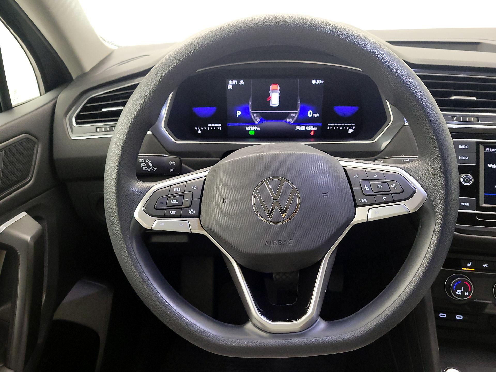 Thumbnail: 2022 Volkswagen Tiguan - 10