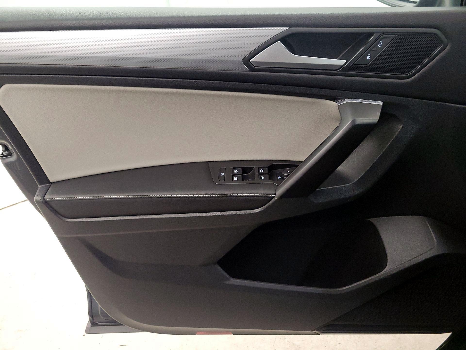 Thumbnail: 2022 Volkswagen Tiguan - 12