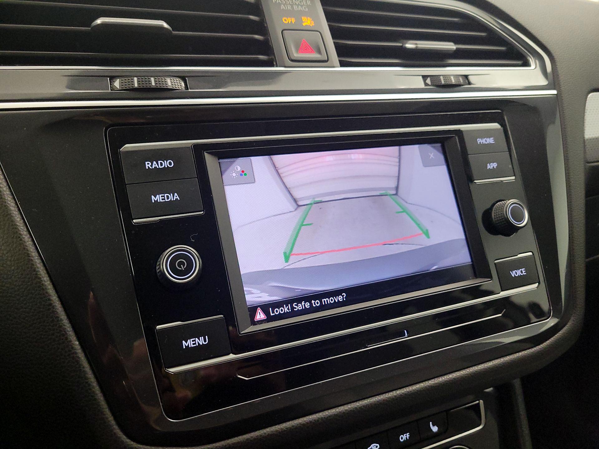 Thumbnail: 2022 Volkswagen Tiguan - 14