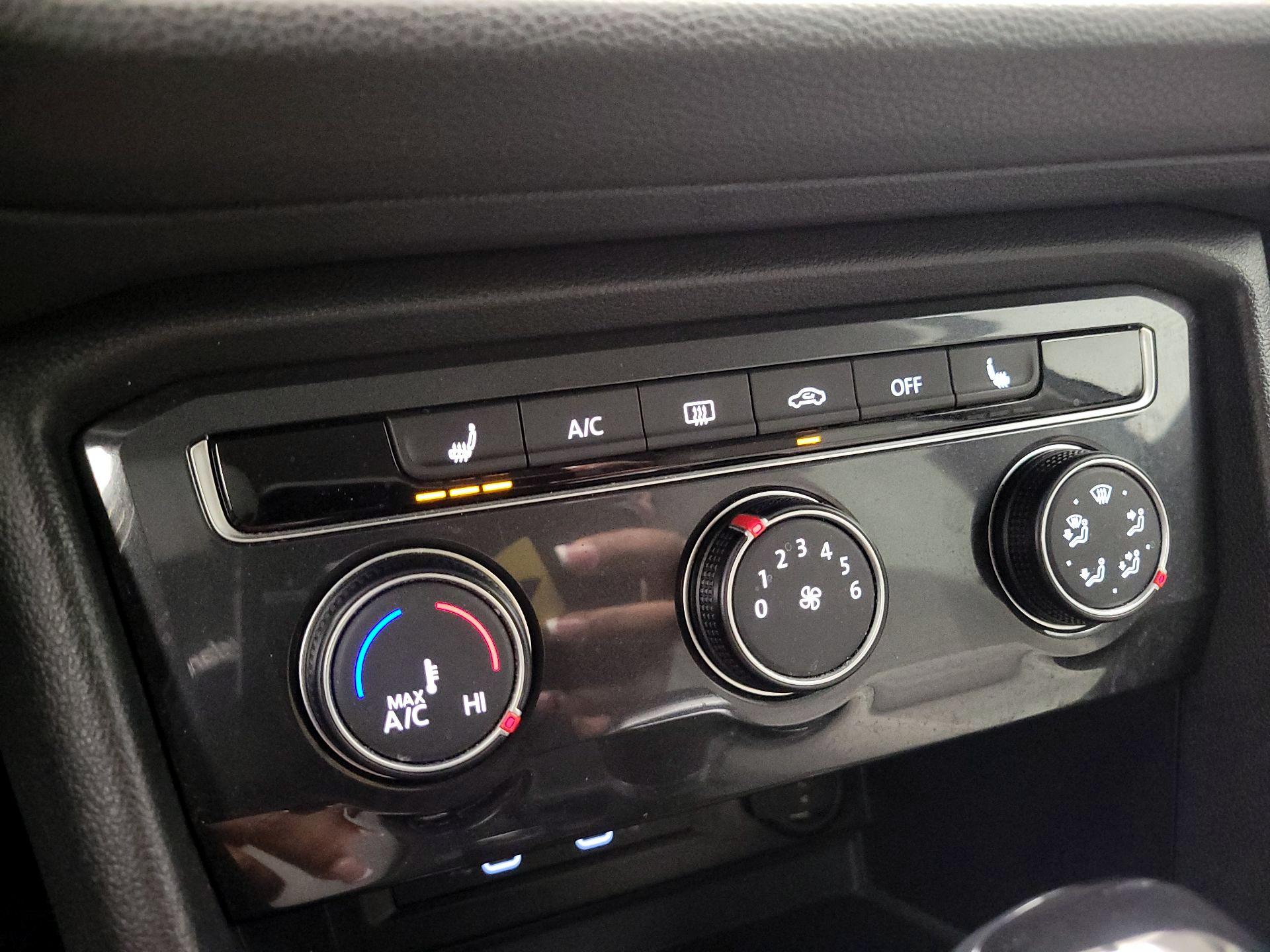 Thumbnail: 2022 Volkswagen Tiguan - 16