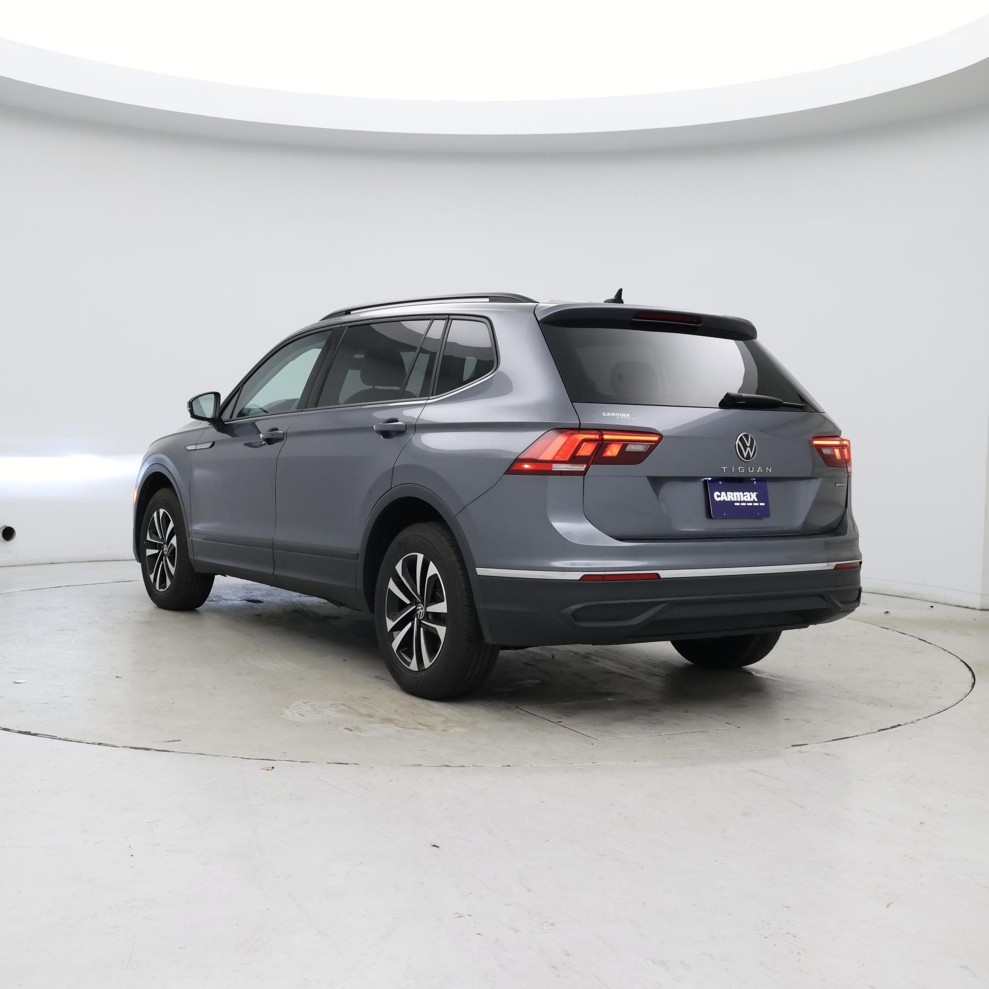 Thumbnail: 2022 Volkswagen Tiguan - 2