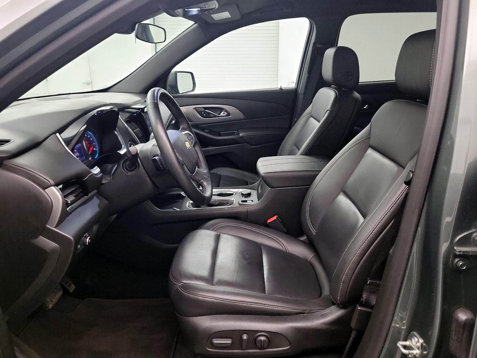 Thumbnail: 2023 Chevrolet Traverse - 9