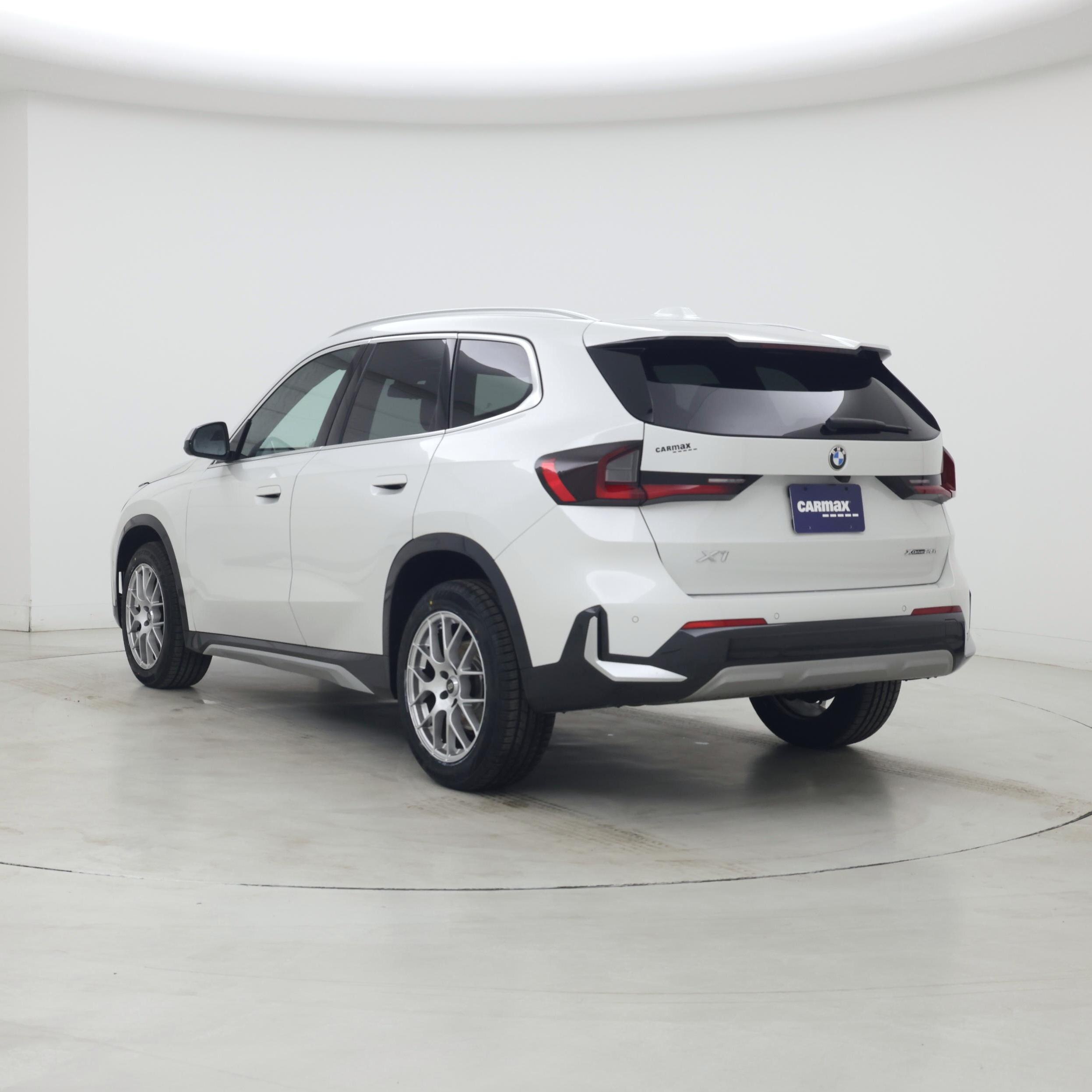 Thumbnail: 2023 BMW X1 - 2