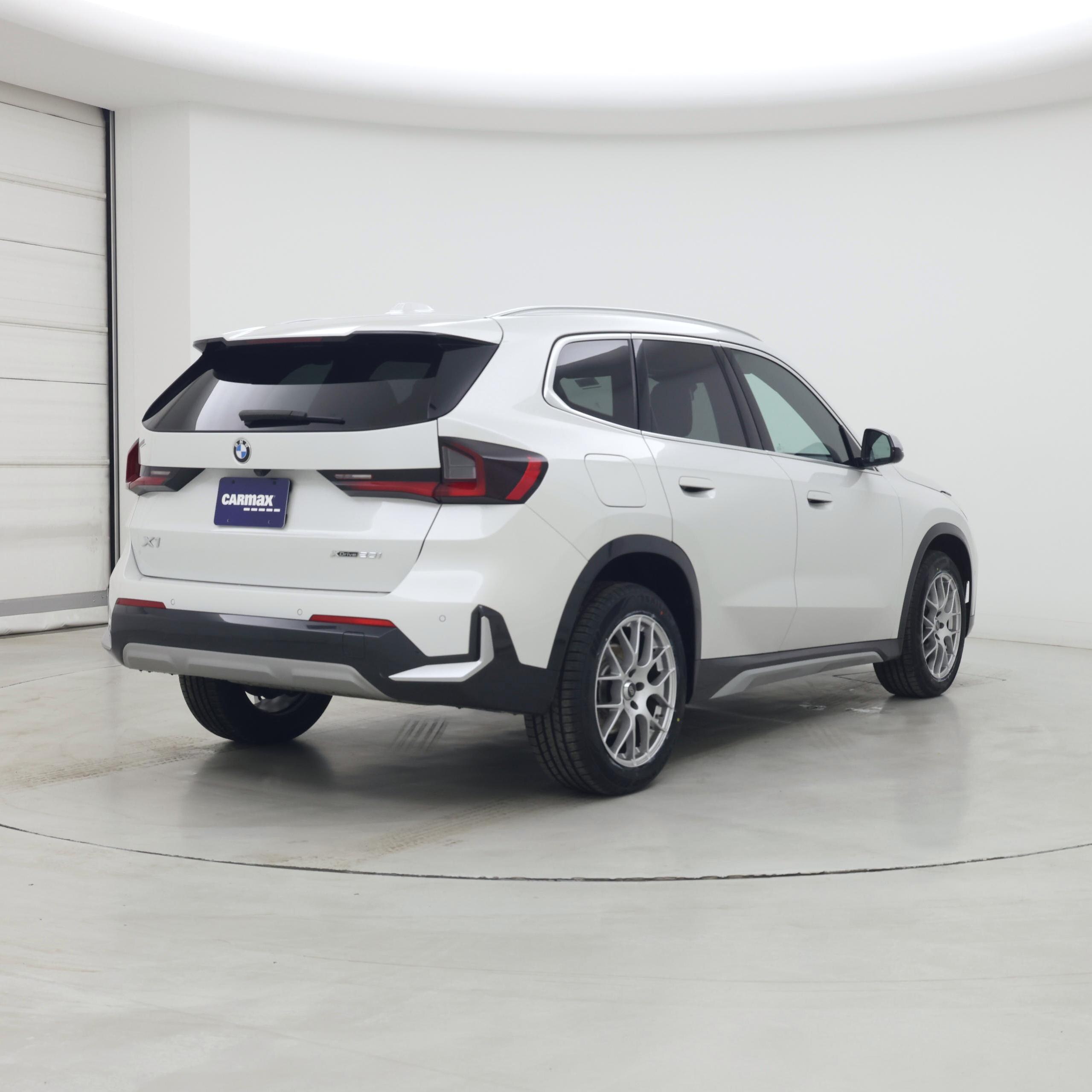 Thumbnail: 2023 BMW X1 - 8