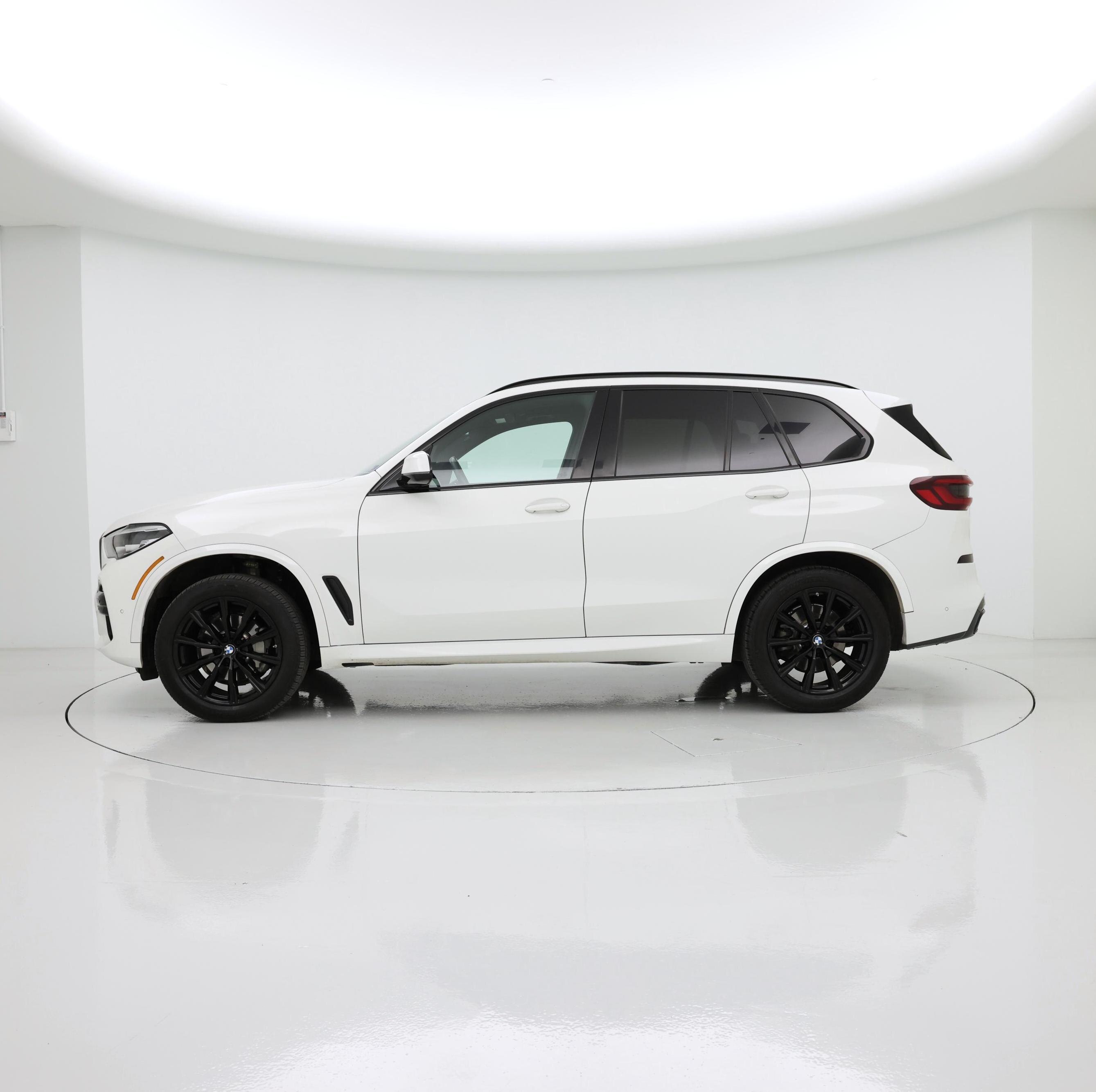 Thumbnail: 2021 BMW X5 - 3