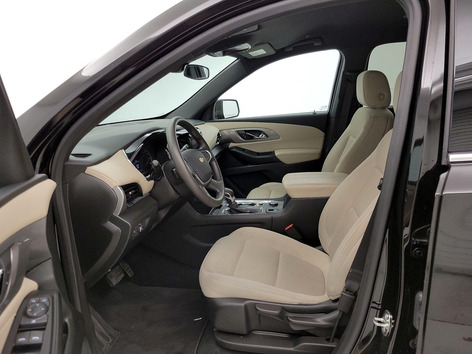 Thumbnail: 2023 Chevrolet Traverse - 11