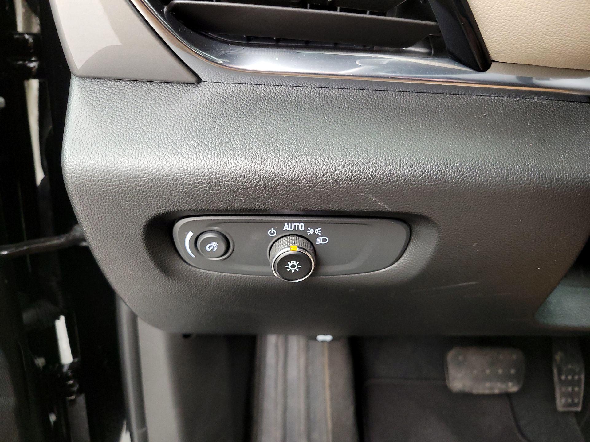 Thumbnail: 2023 Chevrolet Traverse - 13