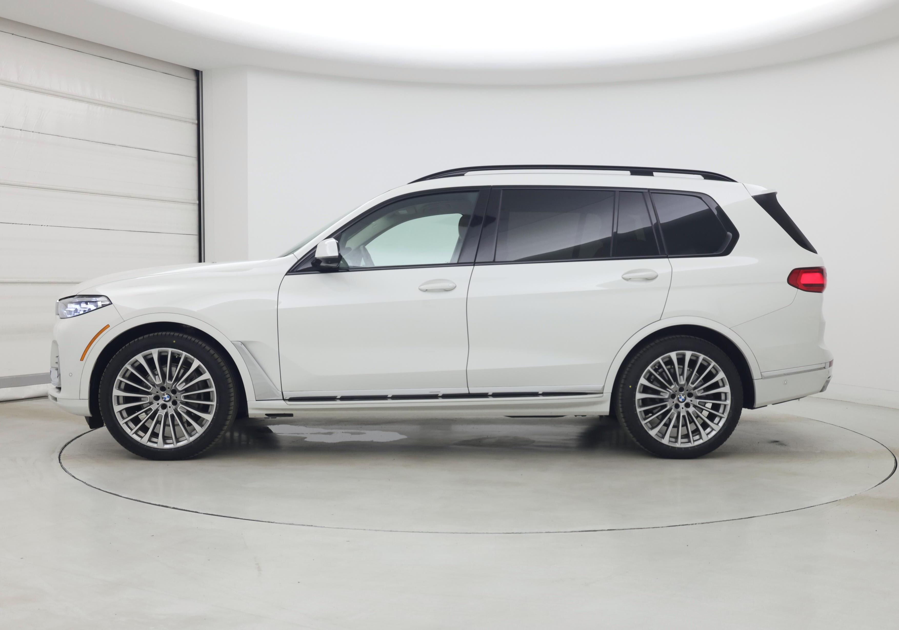 Thumbnail: 2021 BMW X7 - 3