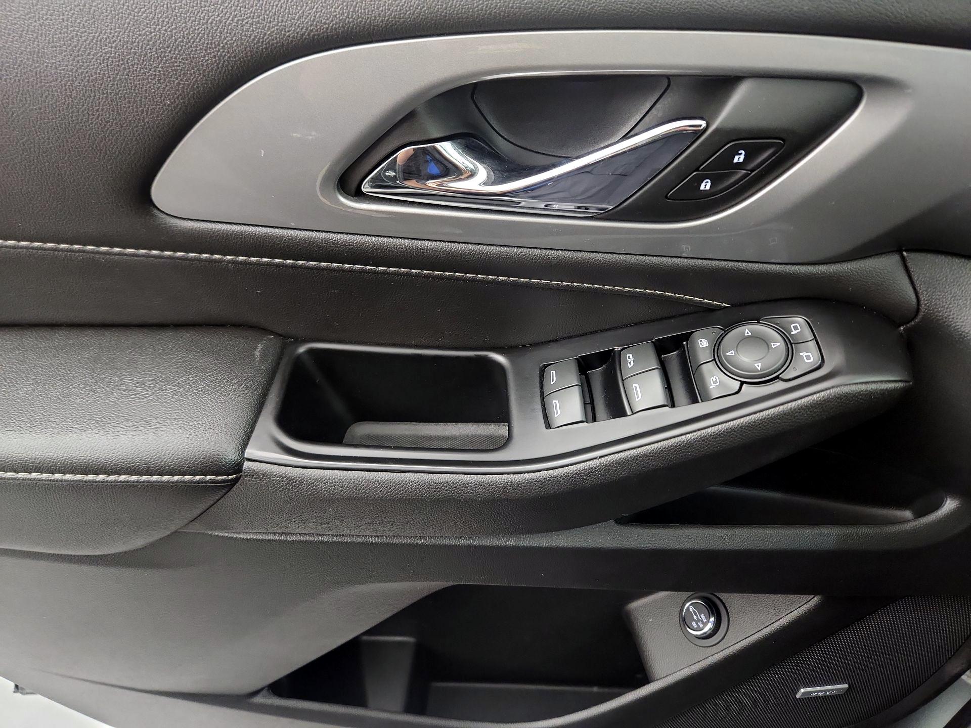 Thumbnail: 2023 Chevrolet Traverse - 10