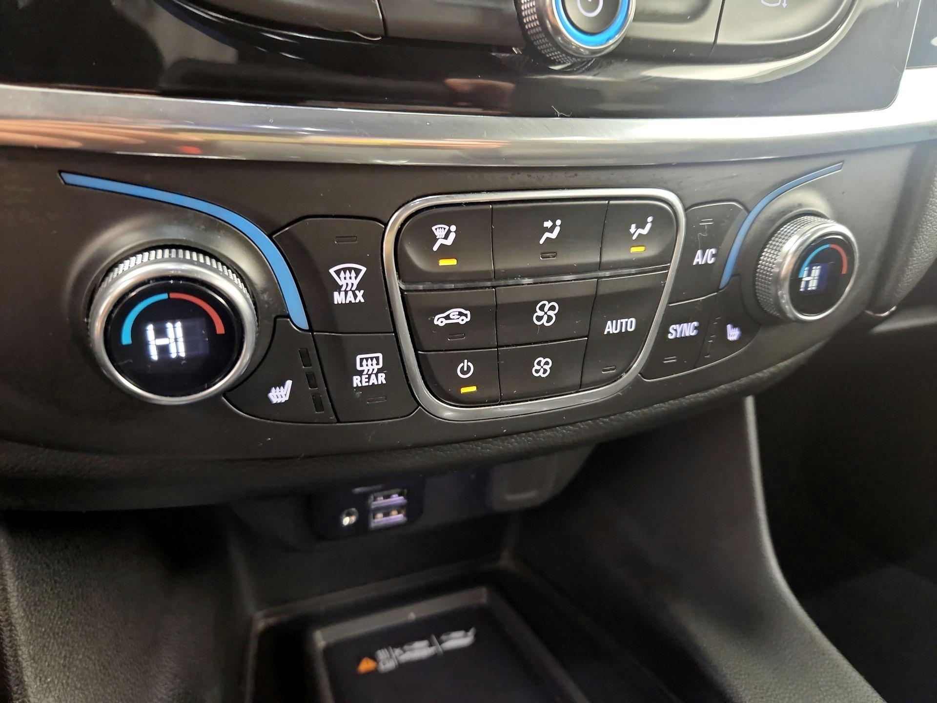 Thumbnail: 2023 Chevrolet Traverse - 15