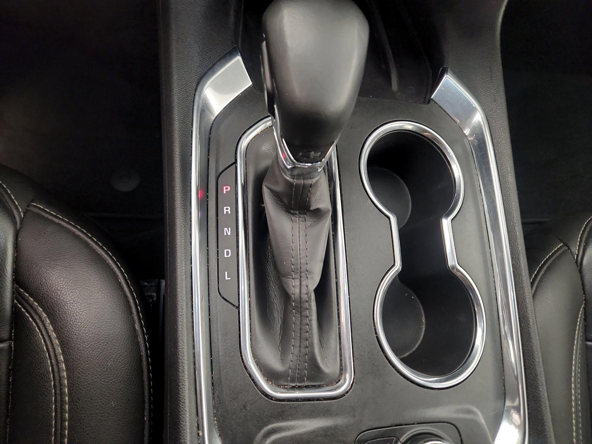 Thumbnail: 2023 Chevrolet Traverse - 16