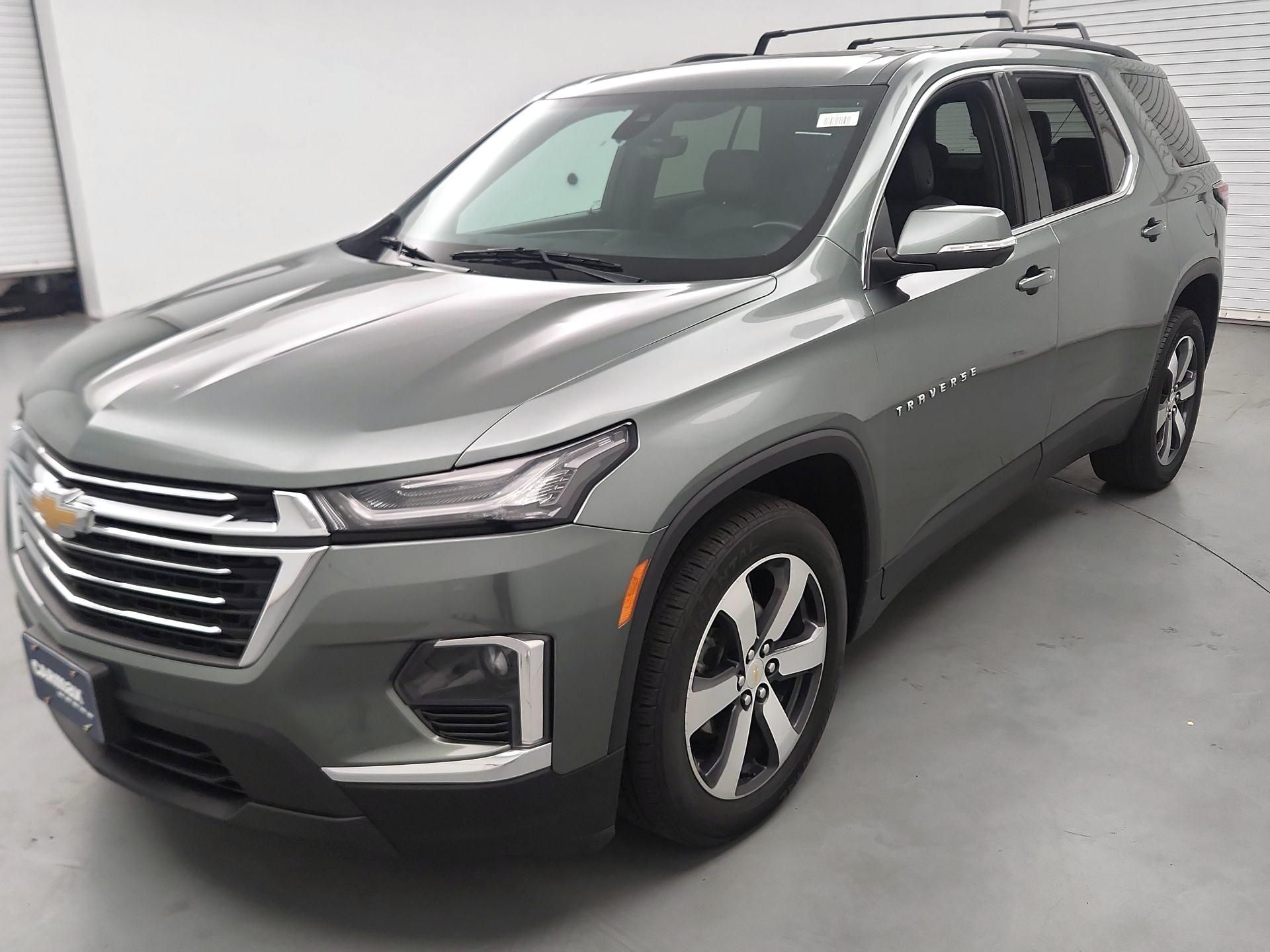 Thumbnail: 2023 Chevrolet Traverse - 3