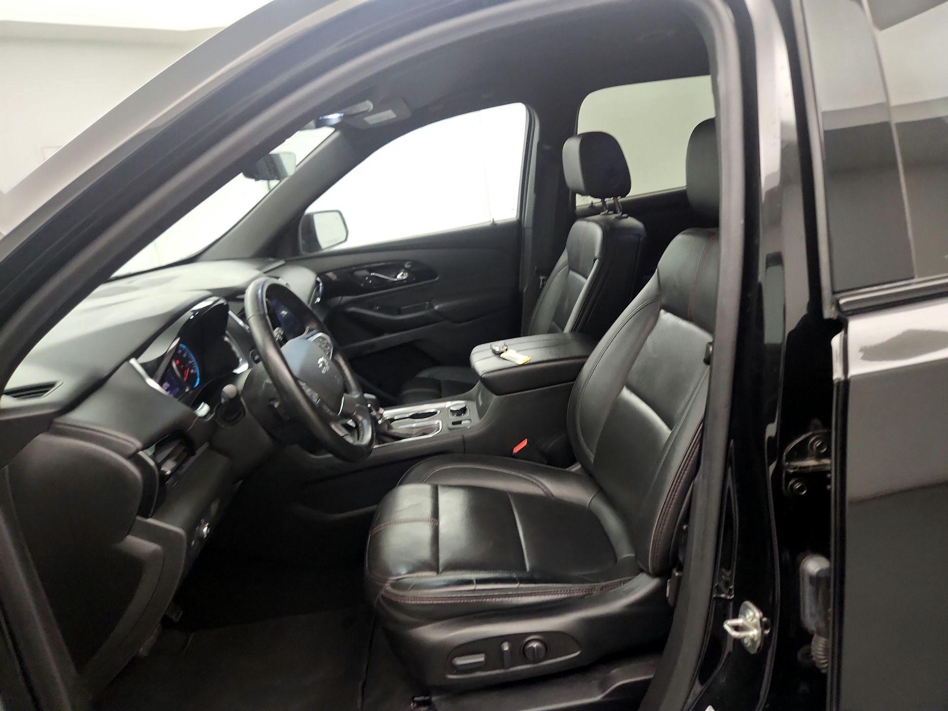 Thumbnail: 2023 Chevrolet Traverse - 9