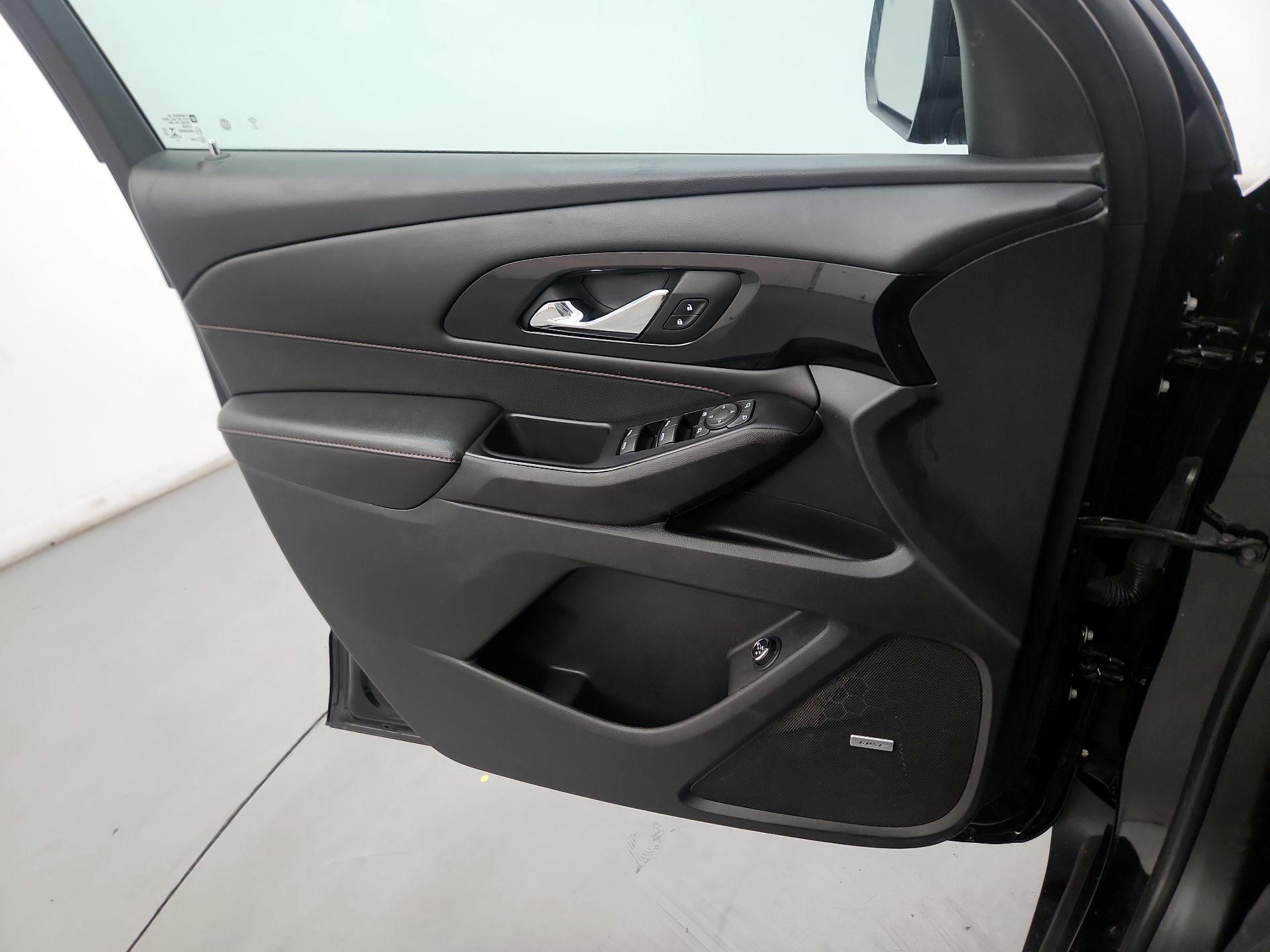 Thumbnail: 2023 Chevrolet Traverse - 10