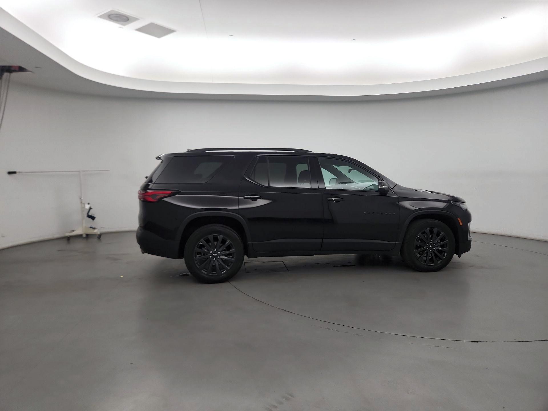 Thumbnail: 2023 Chevrolet Traverse - 4