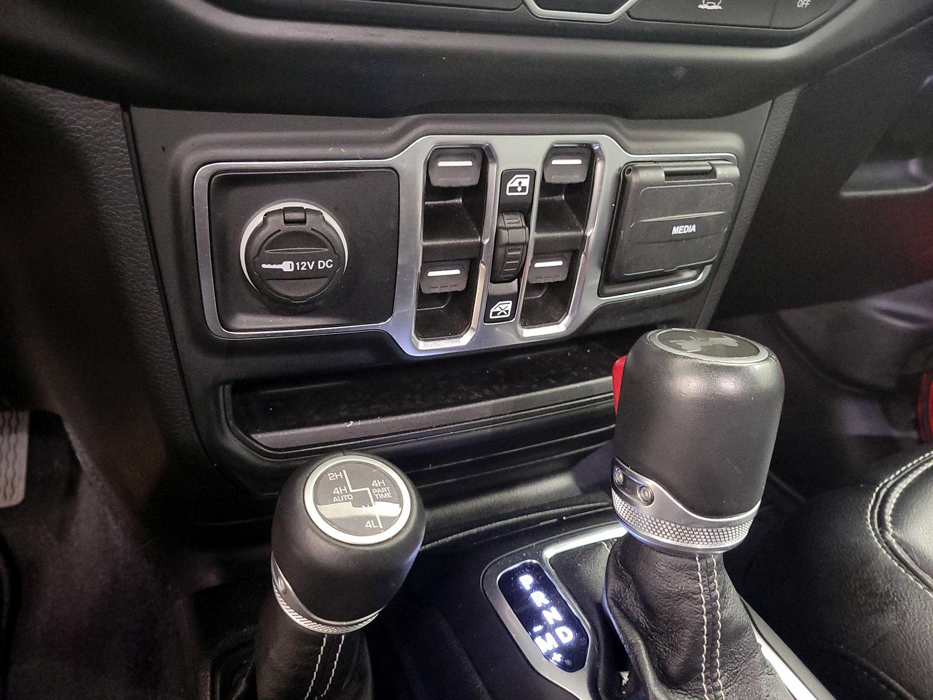 Thumbnail: 2021 Jeep Wrangler - 18