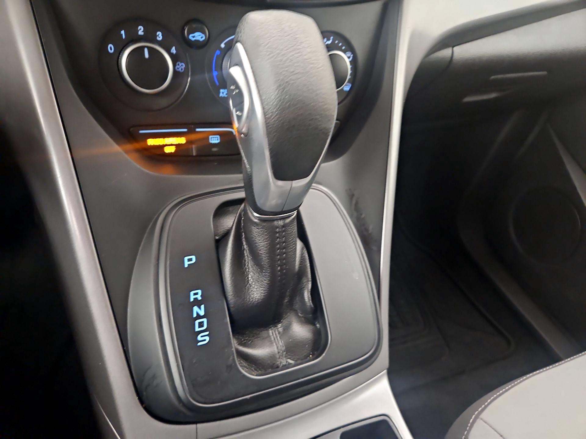 Thumbnail: 2015 Ford Escape - 16