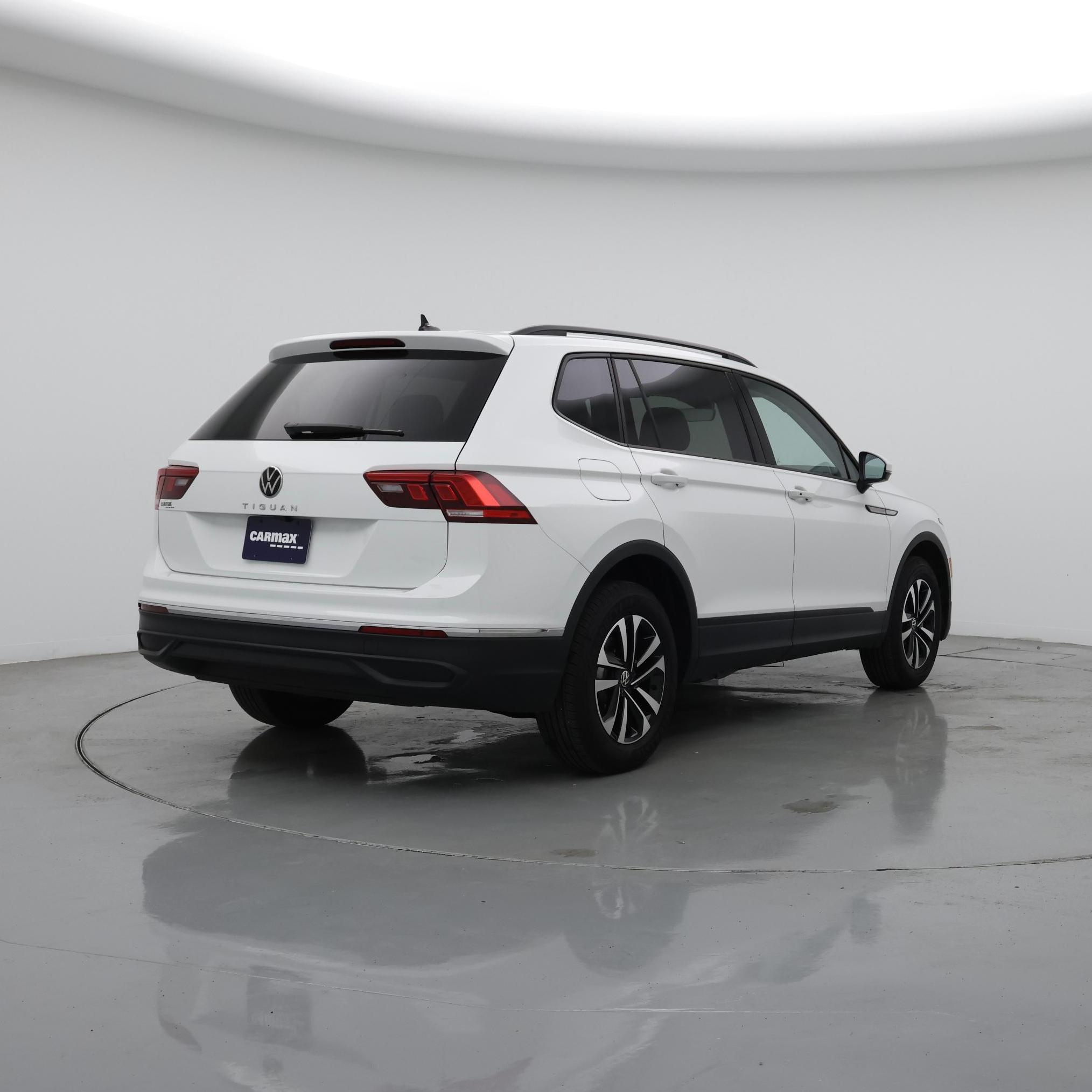 Thumbnail: 2024 Volkswagen Tiguan - 8