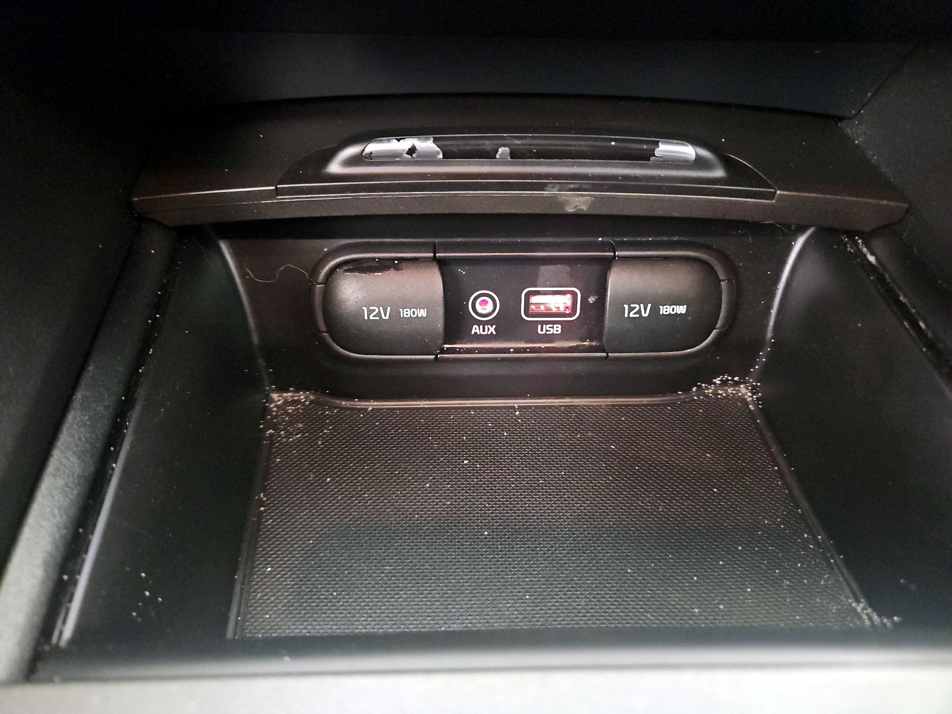 Thumbnail: 2016 Kia Optima - 18