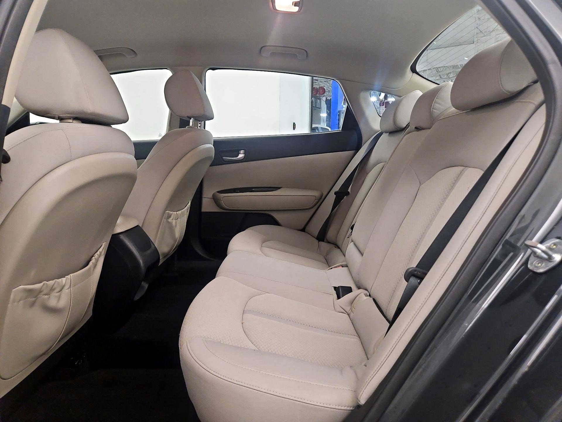 Thumbnail: 2016 Kia Optima - 19