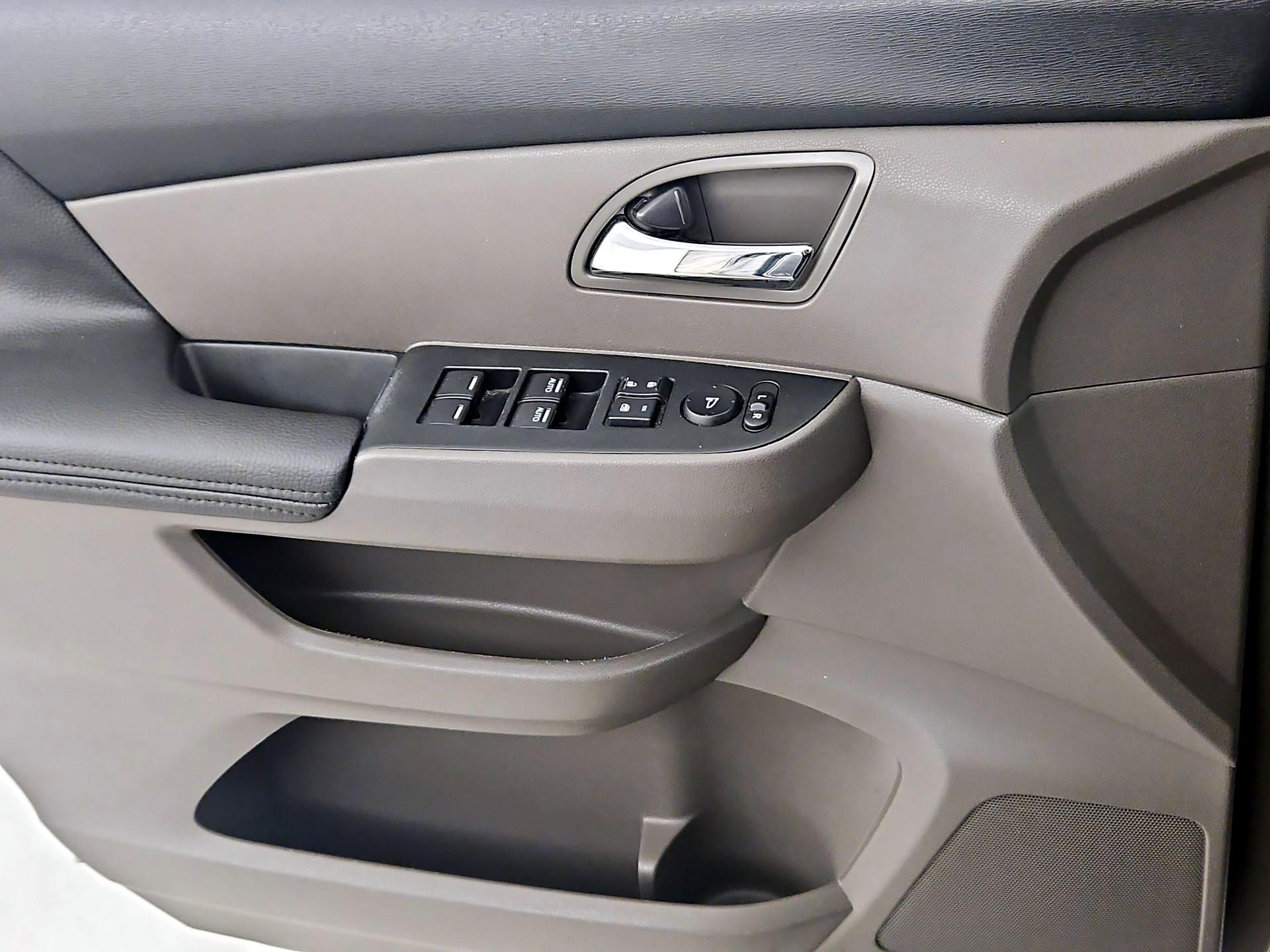 Thumbnail: 2015 Honda Odyssey - 12