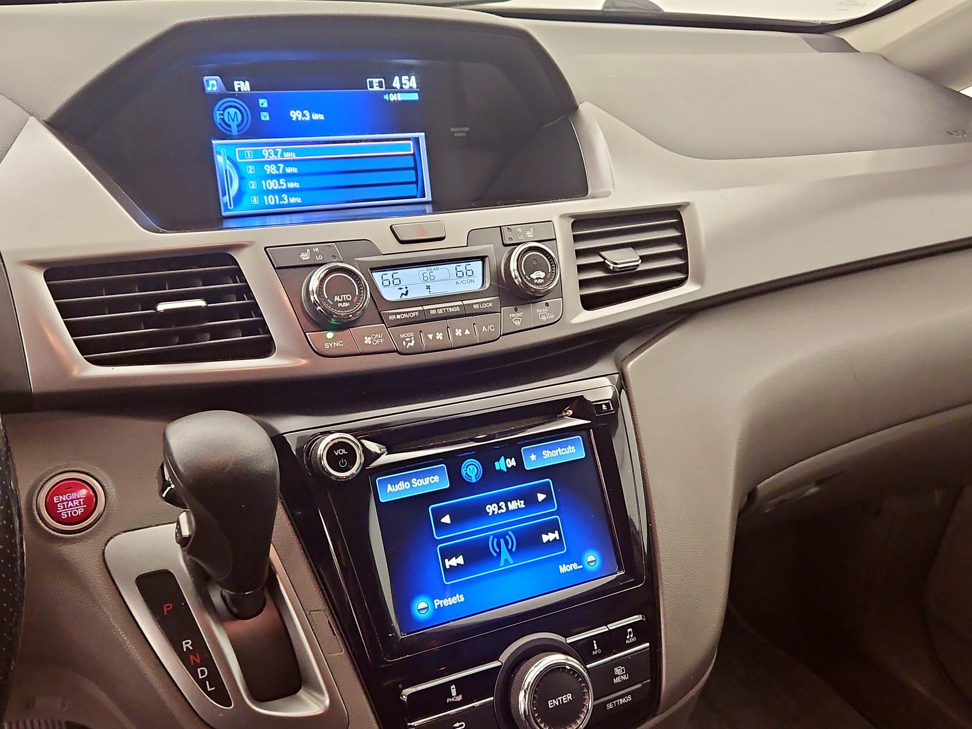 Thumbnail: 2015 Honda Odyssey - 15